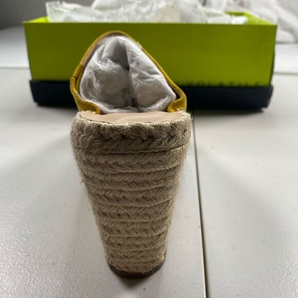 NIB Very Volatile Women’s Yellow 3.5” Heel Slip On Espadrille Sandals - Size 9 - Picture 9 of 11